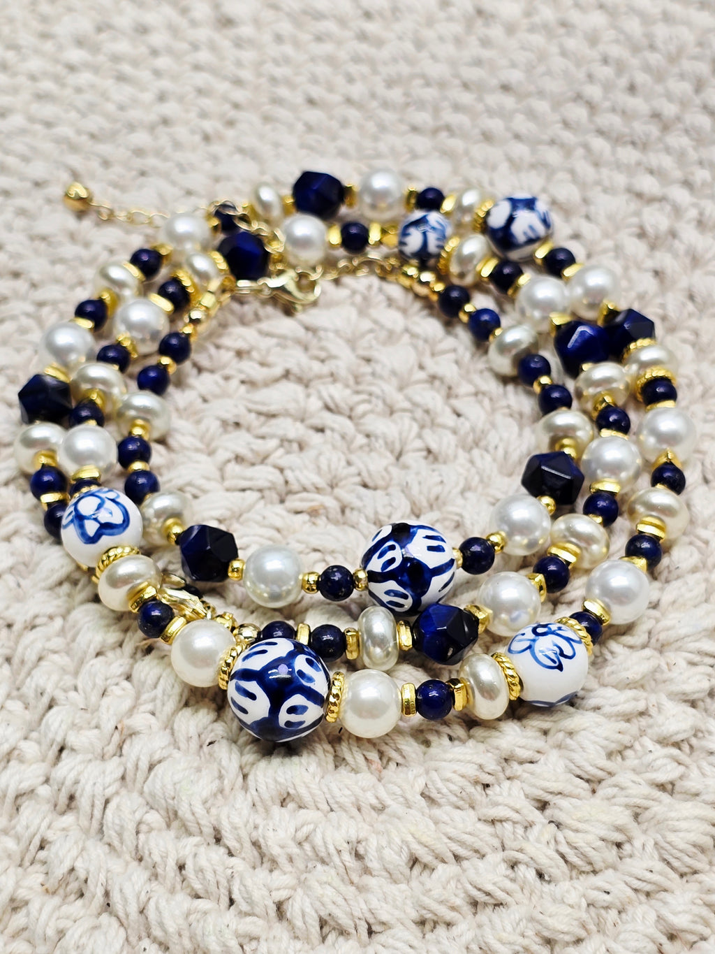 R A I Z E S - Necklace and Bracelet Set