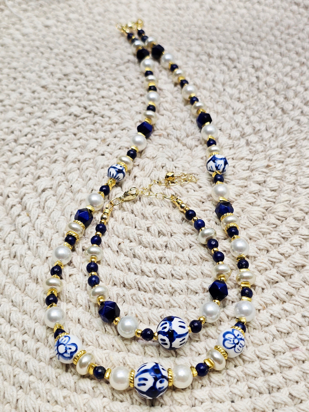 R A I Z E S - Necklace and Bracelet Set