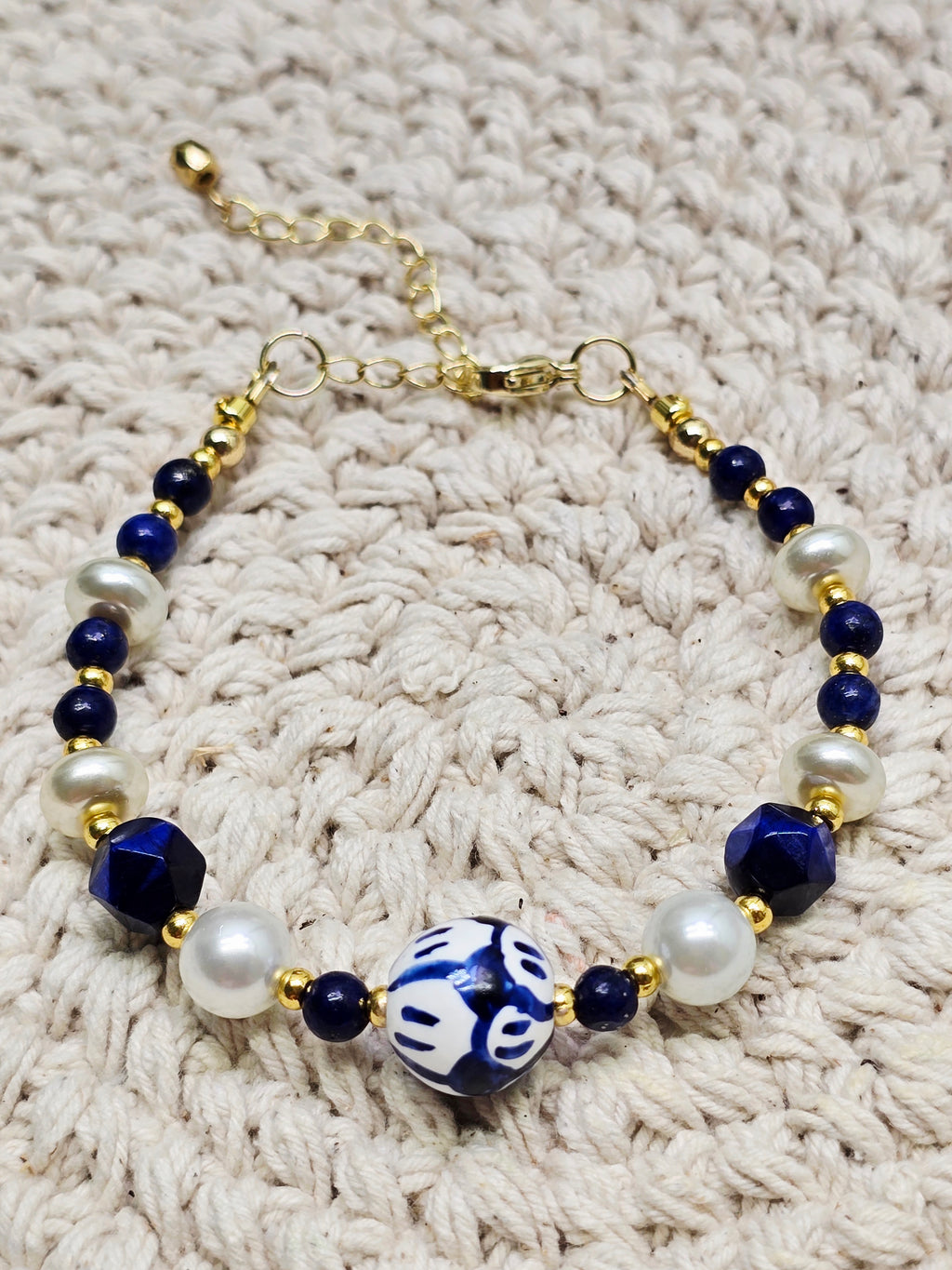 R A I Z E S - Necklace and Bracelet Set