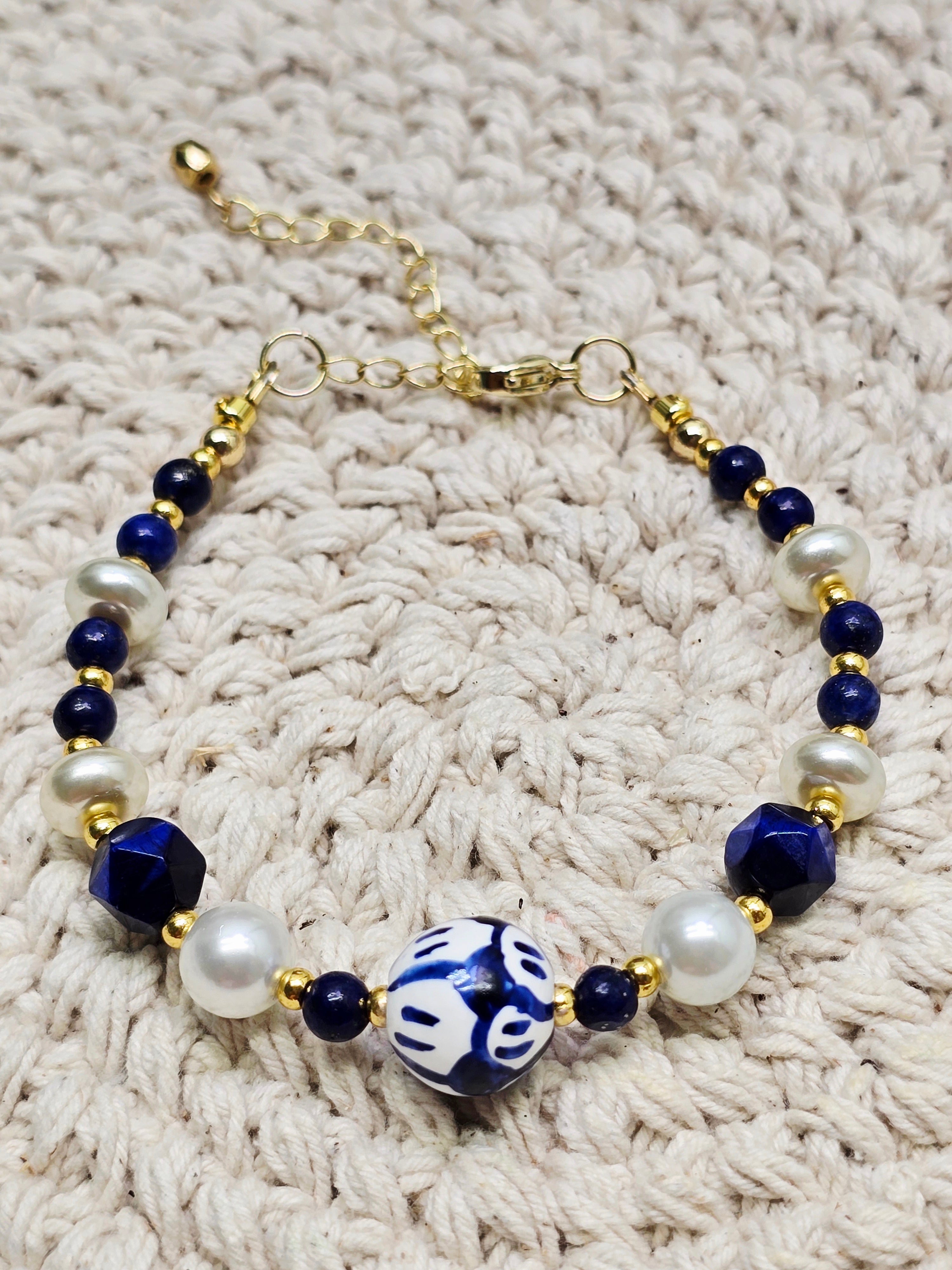 R A I Z E S - Necklace and Bracelet Set